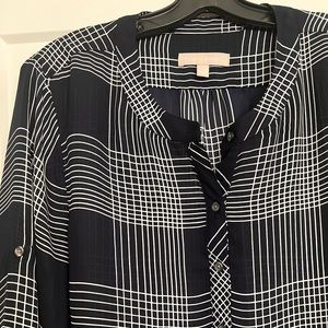 Navy blue top with stripes Banana republic in size large in very good condition